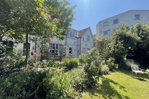 2a Preston Park Avenue